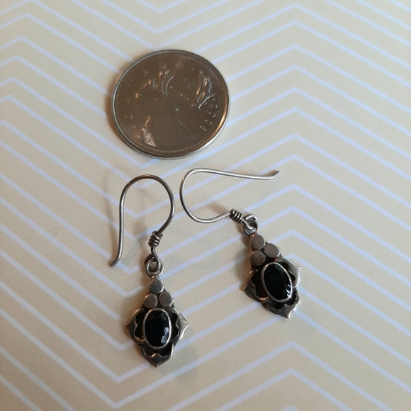 Stirling silver black earrings - Picture 2 of 4